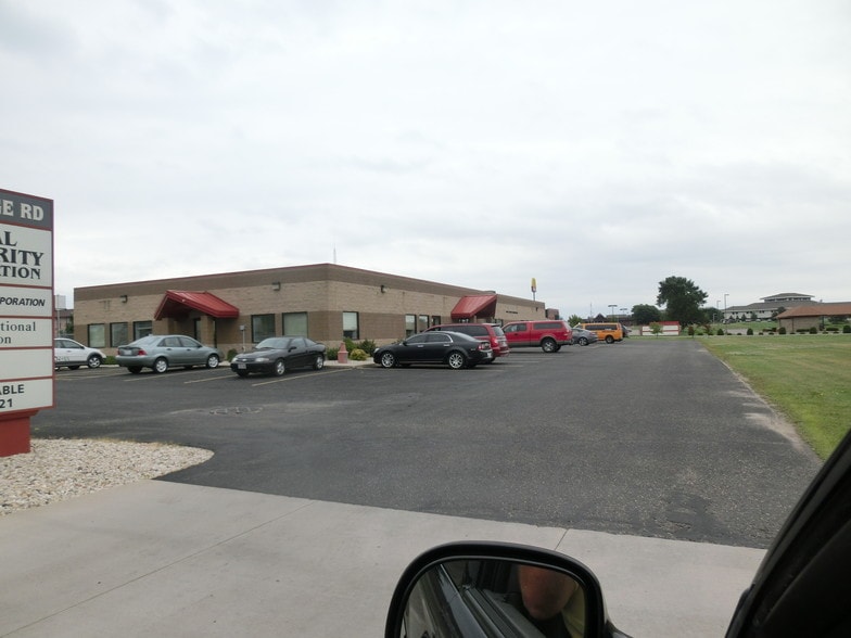 More Photos Of 2875 Village Rd, Portage Office For Sale