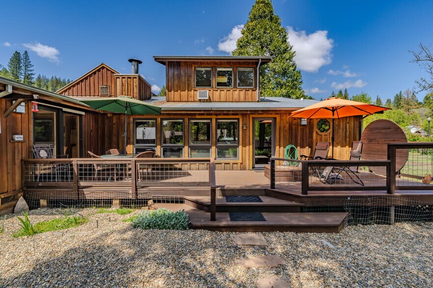 More Photos Of 21376 Consolation St, Volcano Specialty For Sale