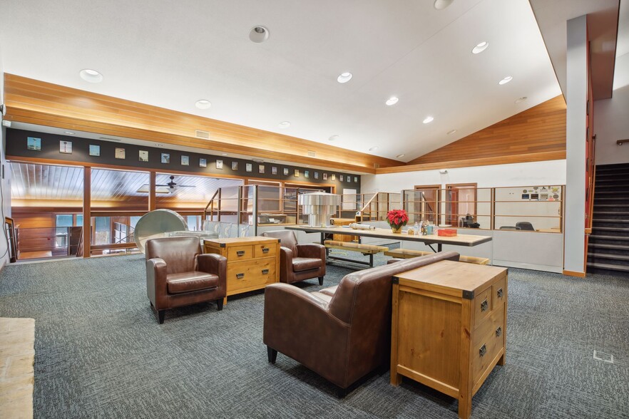 More Photos Of 454 County Rd V V, Somerset Manufacturing For Sale