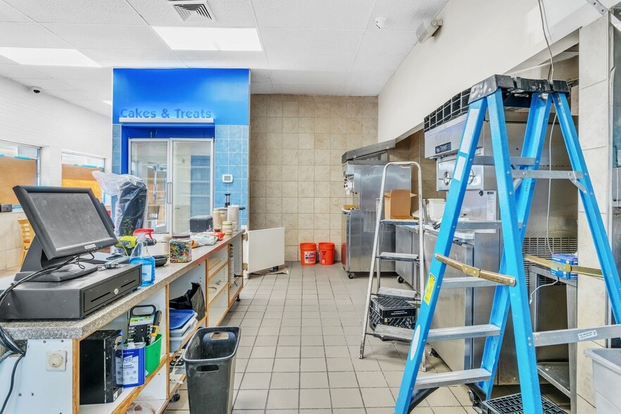 More Photos Of 1535 Memorial Dr, Chicopee Restaurant For Sale