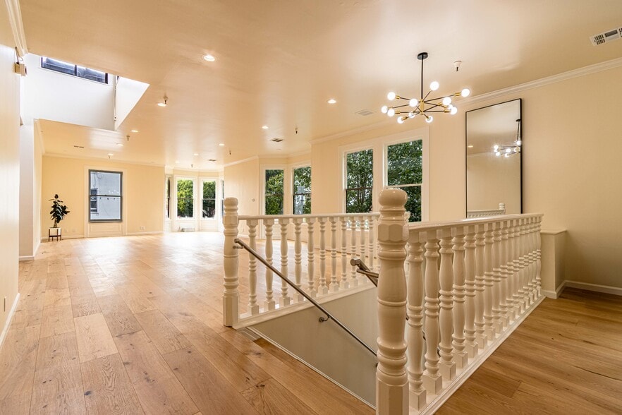 More Photos Of 1234 Grant Ave, San Francisco Restaurant For Lease