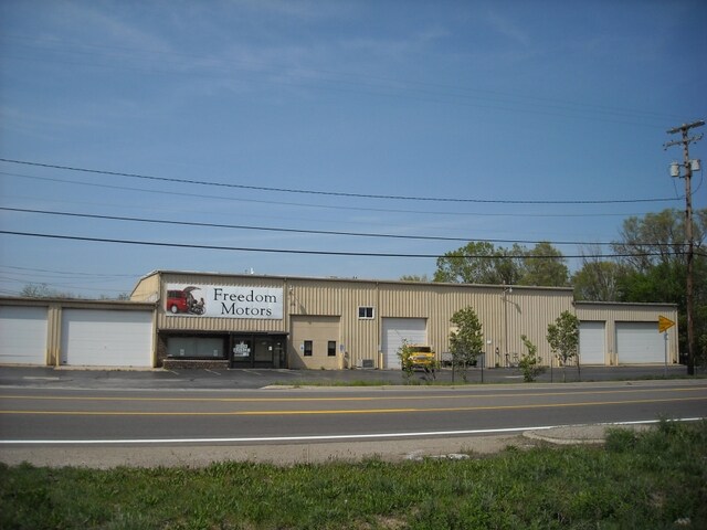 More Photos Of 923 E Michigan Ave, Battle Creek Warehouse For Lease