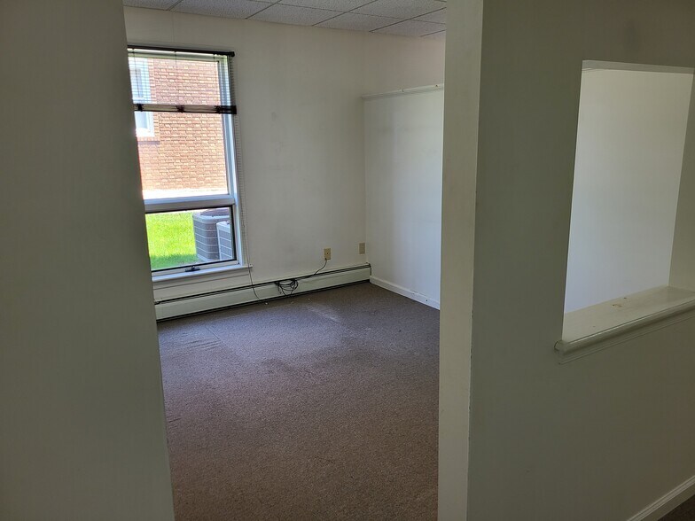 More Photos Of 349 York Rd, Willow Grove Medical For Lease
