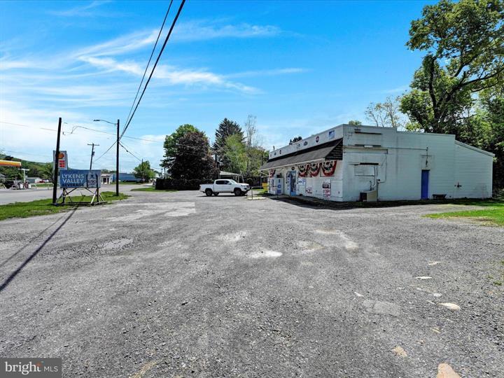 More Photos Of 20 Main St, Lykens Freestanding For Sale