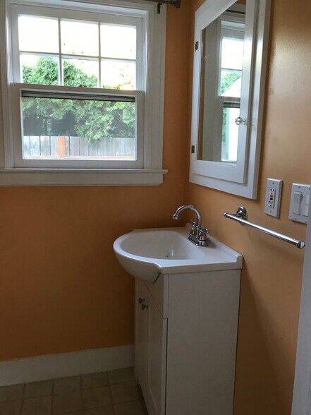 More Photos Of 119 Wesley (605 Miller) St, Silverton Apartments For Sale