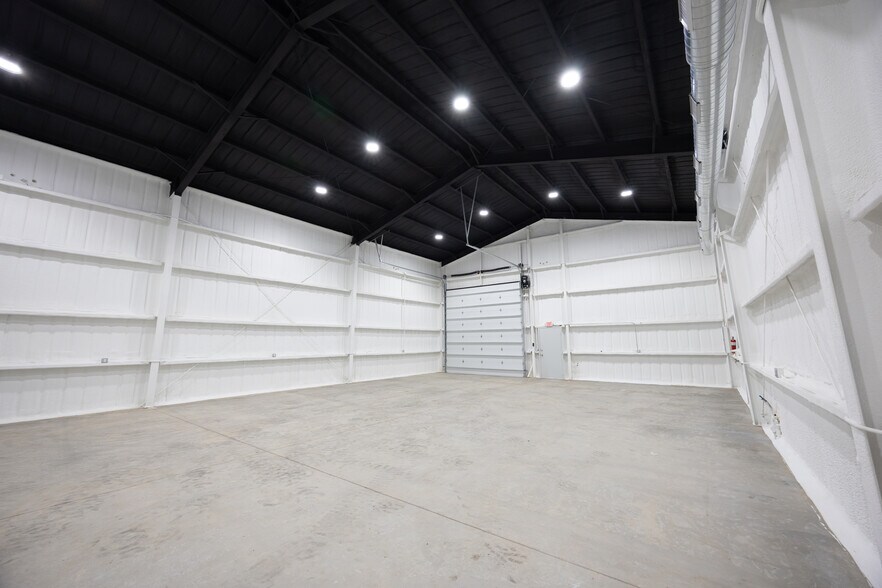 More Photos Of 6601 Lowes Ln, Amarillo Warehouse For Sale