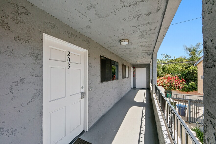 More Photos Of , Long Beach Multifamily For Sale