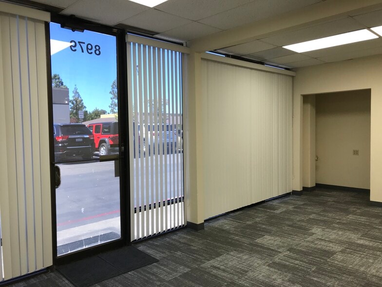More Photos Of 8979 Complex Dr, San Diego Manufacturing For Lease