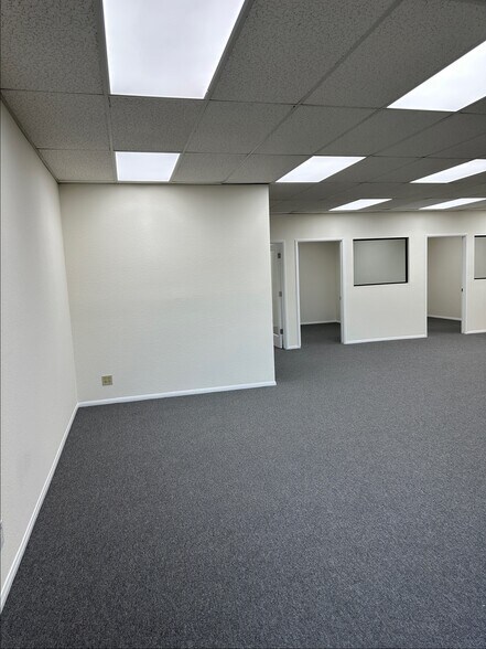 More Photos Of 2370-2420 W Carson St, Torrance Unknown For Lease