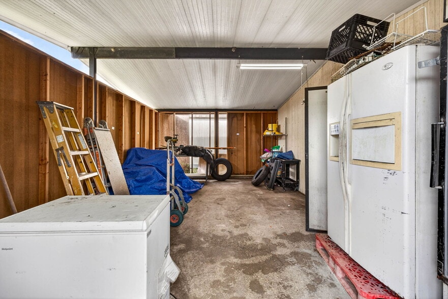 More Photos Of 3308 24th Ave SE, Ruskin Specialty For Sale