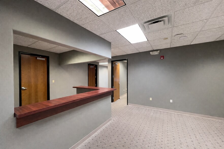 More Photos Of 37 Sandstone Cir, Jackson Medical For Lease
