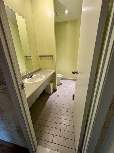 More Photos Of 5100-5110 Boul Cousineau, Longueuil Office For Lease