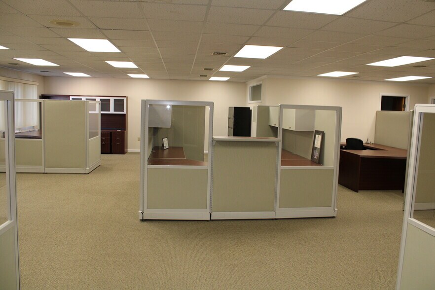 More Photos Of 20 W Lancaster Ave, Shillington Office For Lease