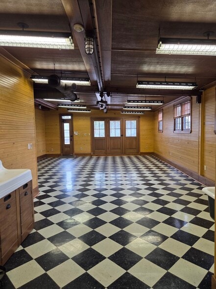 More Photos Of 815-817 Rosedale Dr, New Orleans Office For Sale