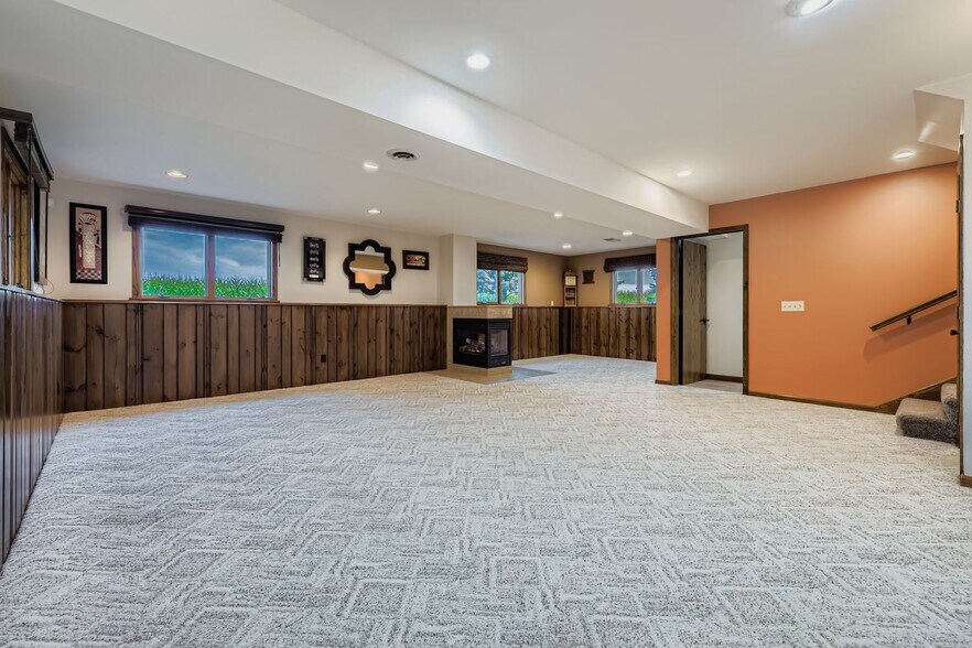 More Photos Of 198 35th St NE, Buffalo Warehouse For Sale