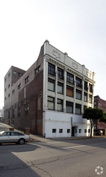 More Photos Of 1320 Market St, Wheeling Office Residential For Lease