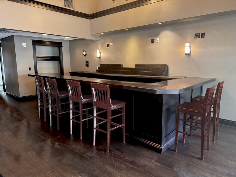 More Photos Of 6011 Main St, Buffalo Freestanding For Sale