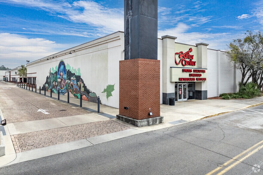 More Photos Of 2415 N Monroe St, Tallahassee General Retail For Lease