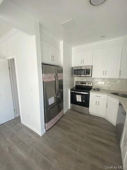 More Photos Of 650 City Island Ave, Bronx Apartments For Sale