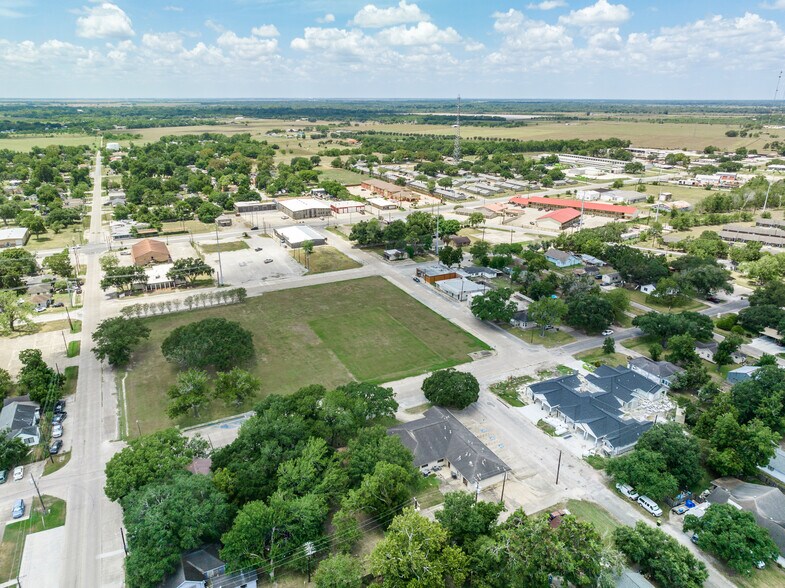 More Photos Of 1105 Avenue H, Bay City Medical For Lease