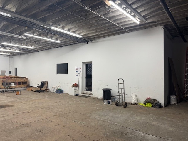 More Photos Of 315 Jackson Ave, Bronx Warehouse For Lease