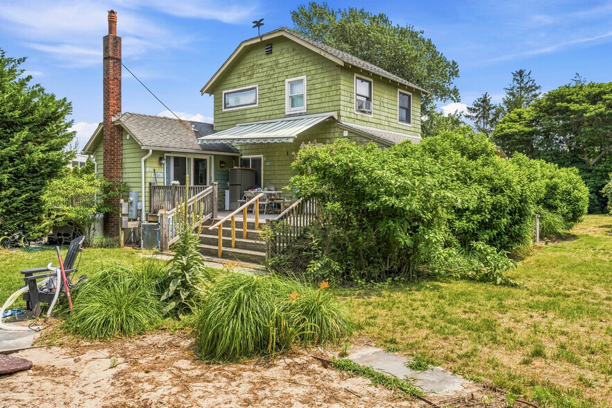 More Photos Of 127 Inlet Rd W, Hampton Bays Hospitality For Sale