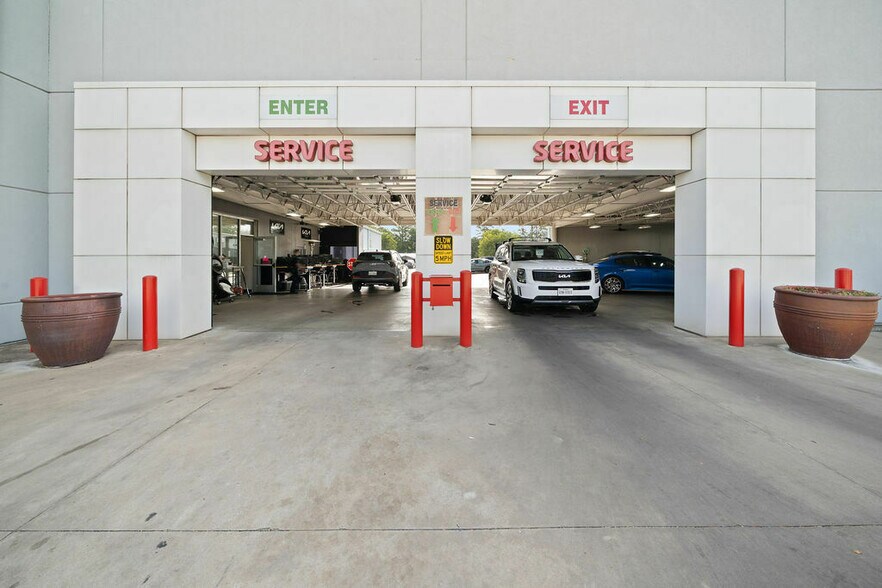 More Photos Of 4818 Troup Hwy, Tyler Auto Dealership For Sale