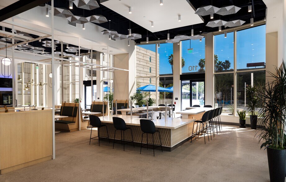 More Photos Of 800 N Brand Blvd, Glendale Office For Lease