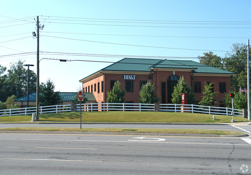 Primary Photo Of 525 E Crossville Rd, Roswell Medical For Sale