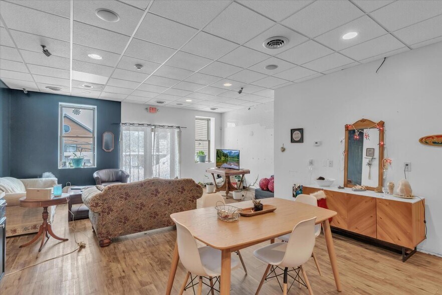 More Photos Of 24 Monroe St, Ellicottville Bar For Sale