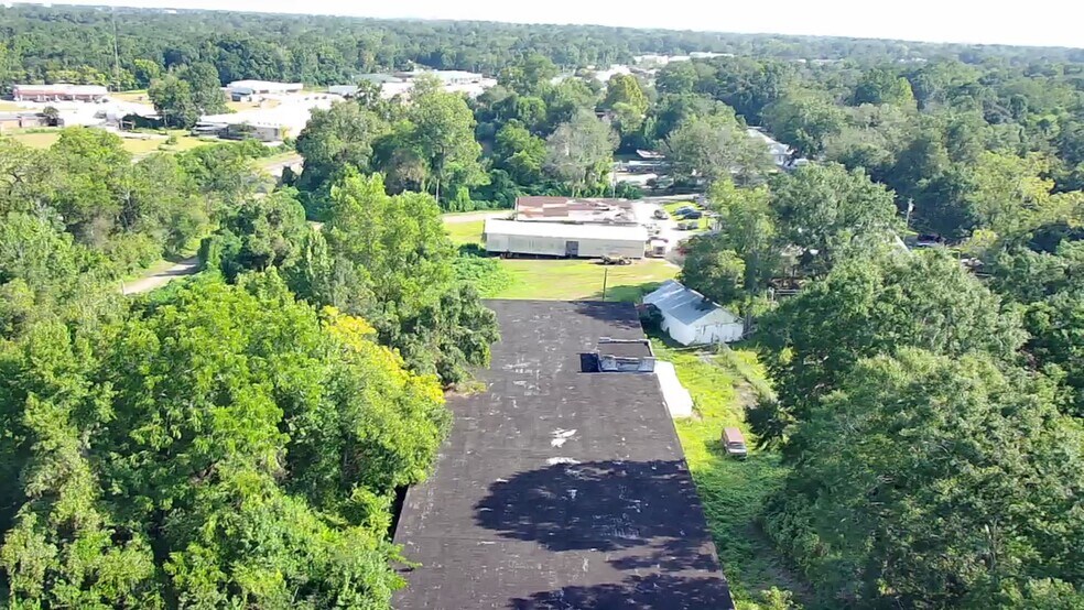 More Photos Of 222 Pecan St, Evergreen Warehouse For Sale