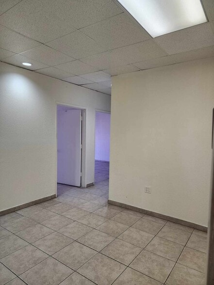 More Photos Of 2720 E Thomas Rd, Phoenix Office For Lease