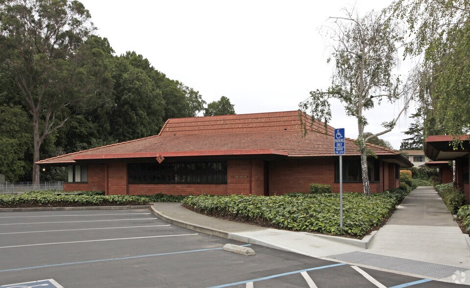 More Photos Of 550 Water St, Santa Cruz Medical For Lease