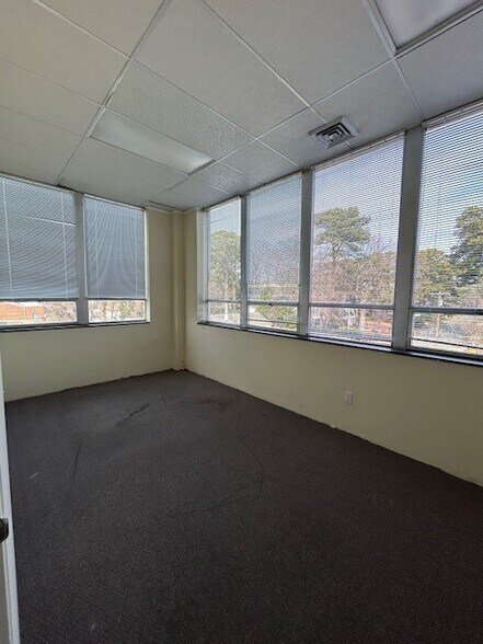 More Photos Of 1500 E Little Creek Rd, Norfolk Loft Creative Space For Lease