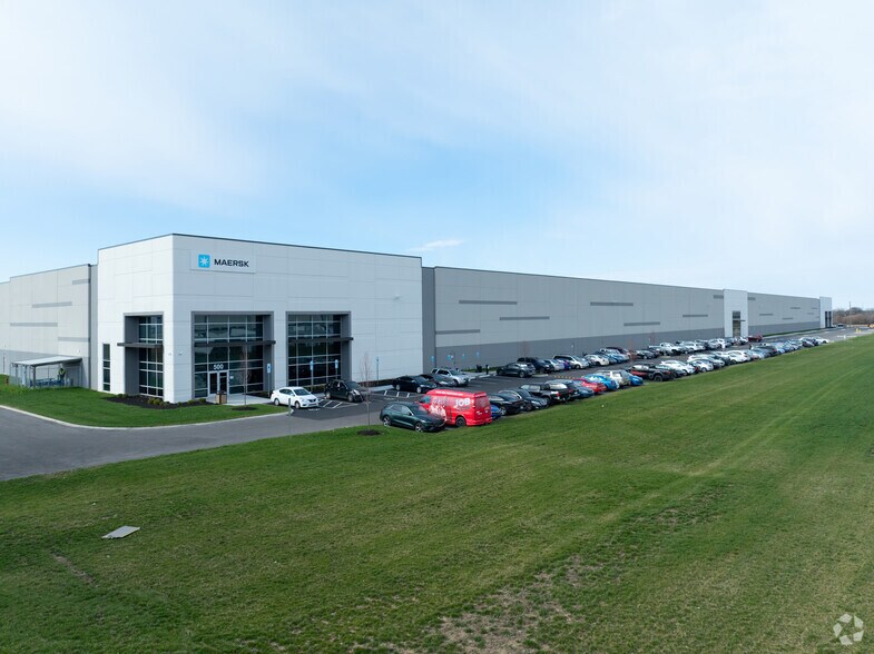 More Photos Of 8202 Seward Rd, Hamilton Unknown For Lease