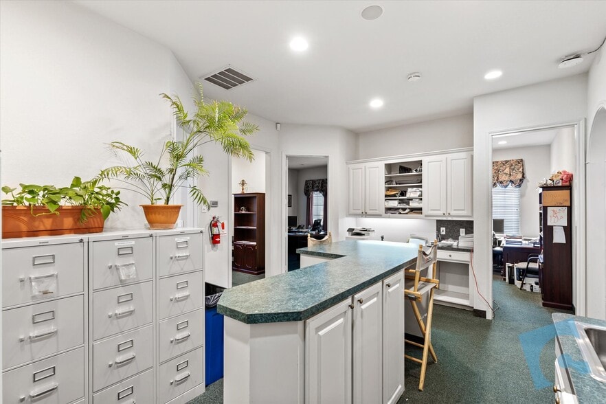 More Photos Of 5316 Bransford Rd, Colleyville Office For Sale