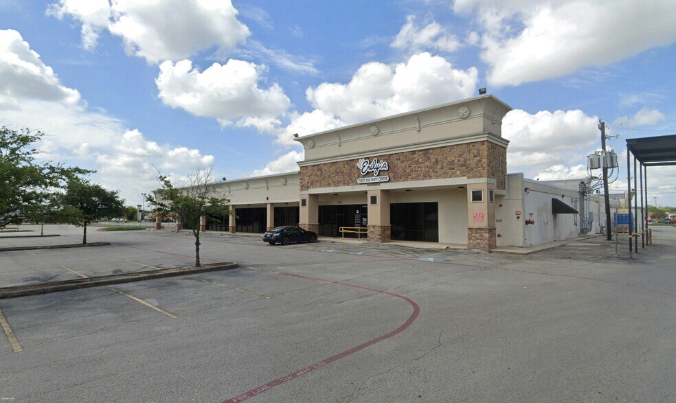 More Photos Of 2731-2801 Red Bluff Rd, Pasadena Unknown For Lease