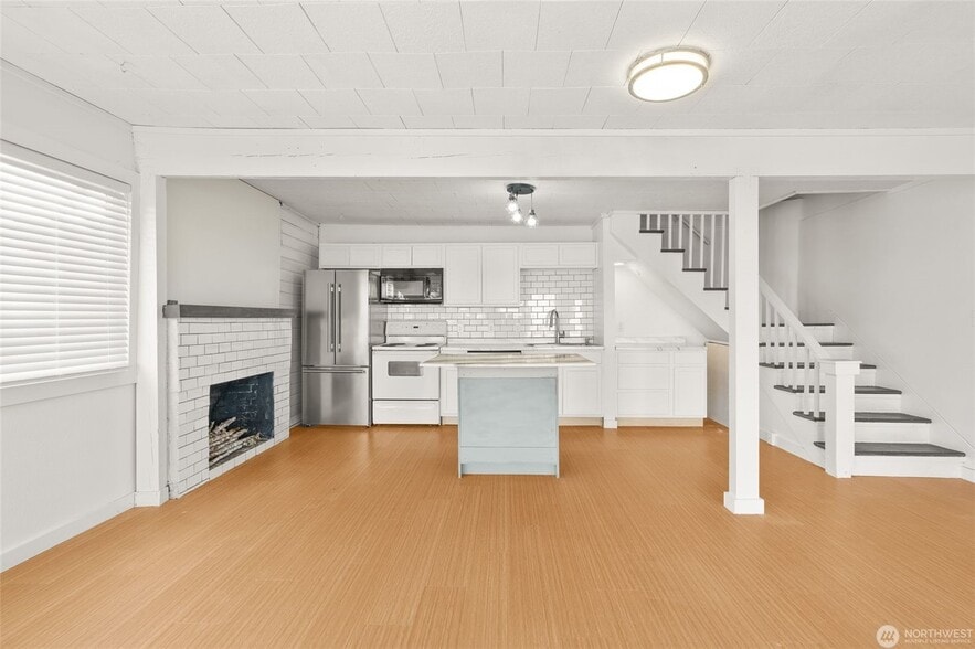 More Photos Of 4705 Pacific Way, Seaview Freestanding For Sale