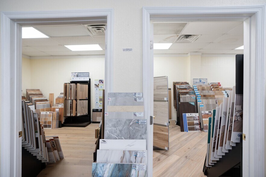 More Photos Of 4444 N Washington Blvd, Sarasota Warehouse For Sale