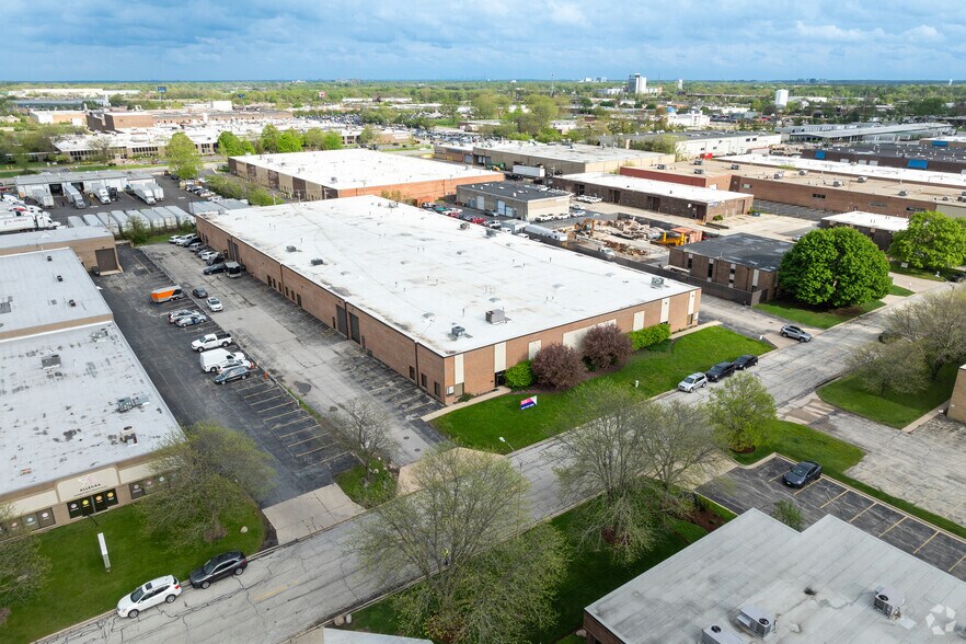 More Photos Of 501-515 S Vermont St, Palatine Warehouse For Lease
