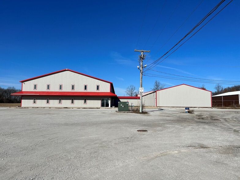 More Photos Of 616A-622 S Main St, Hebron Warehouse For Sale