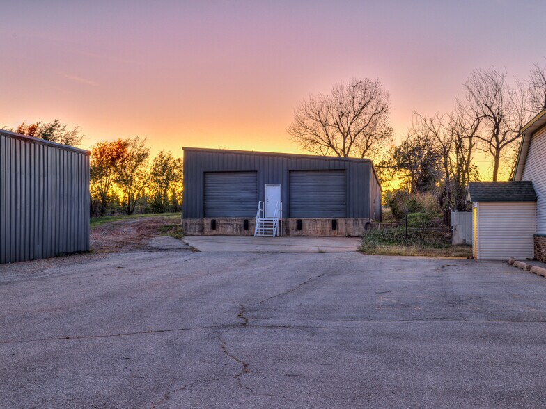 More Photos Of 2317 S Eastern Ave, Oklahoma City Warehouse For Lease