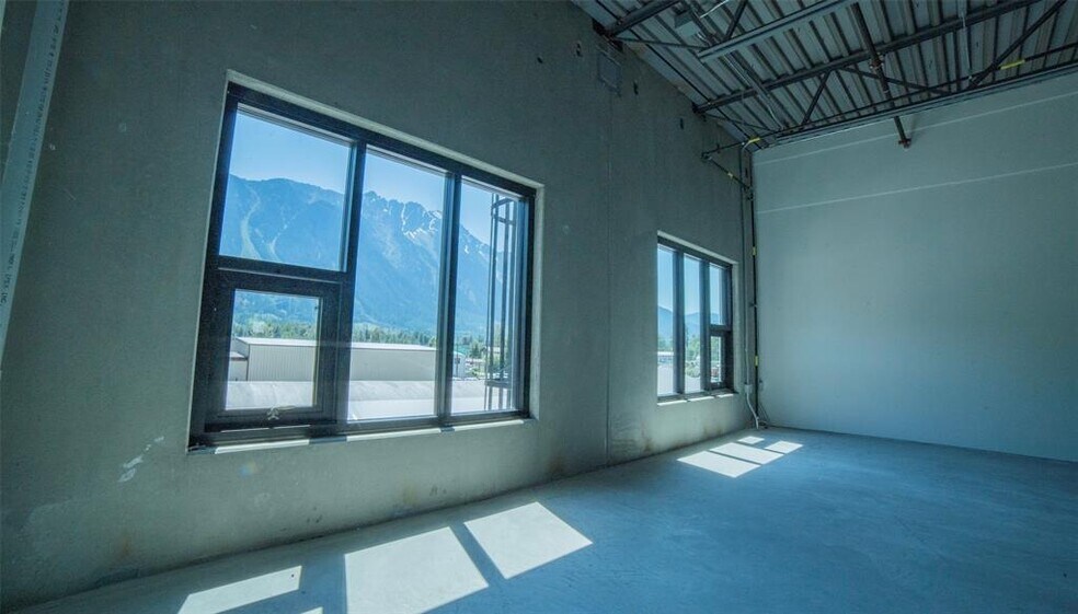 More Photos Of 7342 Industrial Way, Pemberton Flex For Sale