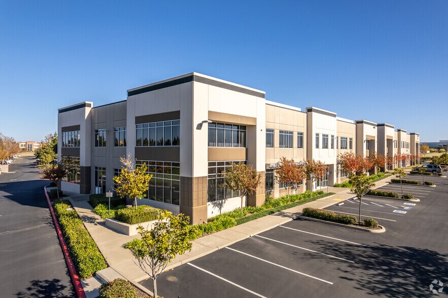 More Photos Of 5828 Lonetree Blvd, Rocklin Coworking Space