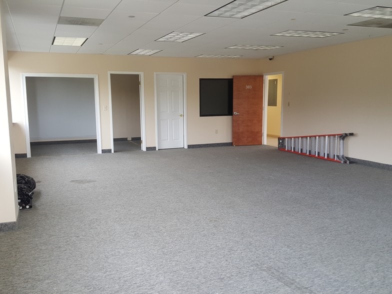 More Photos Of 784 Grand Ave, Ridgefield Medical For Lease