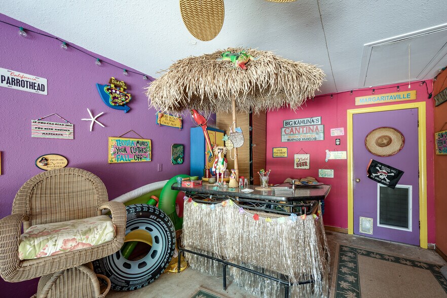 More Photos Of 16410 FM 1485 Rd, Conroe Veterinarian Kennel For Sale