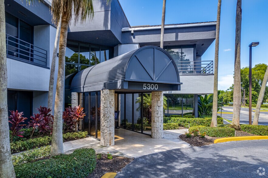 More Photos Of 5300 NW 33rd Ave, Fort Lauderdale Office For Lease