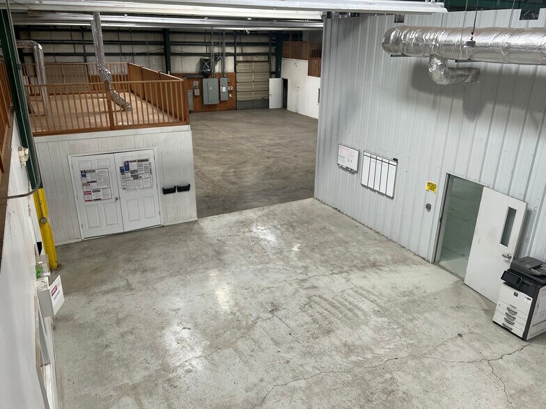 More Photos Of 463 Industry Rd, Waynesboro Warehouse For Lease