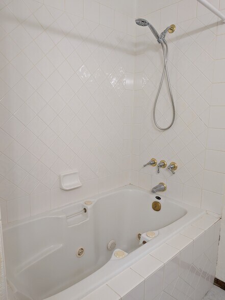 More Photos Of 15507 County Road 10, Fort Lupton Flex For Lease