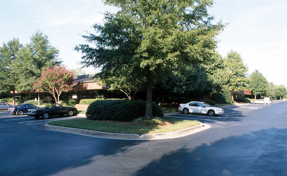 More Photos Of 5300 Oakbrook Pky, Norcross Unknown For Lease